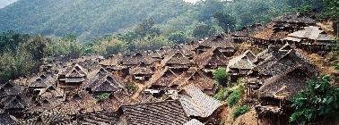 Ein Dorf der Akha